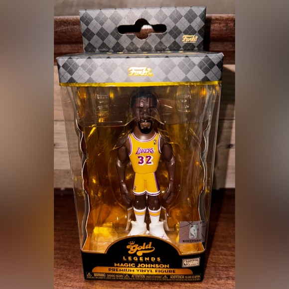 Magic Johnson Funko, NBA Gold Legends from the Los Angeles Lakers - NEW - Picture 3 of 8